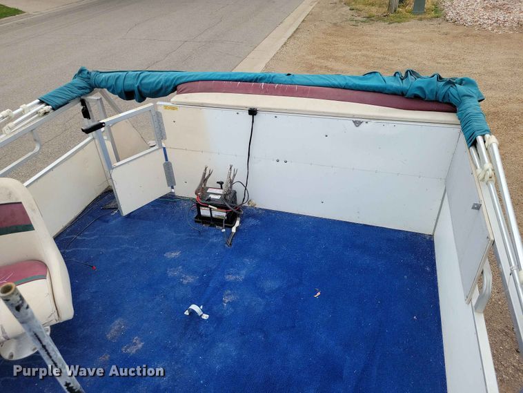 image for item EE1093 1999 JC MFG inc. Neptoon Dolphin 246 pontoon boat