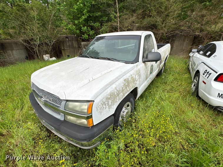 image for item EF1123 2003 Chevrolet Silverado 1500 pickup truck