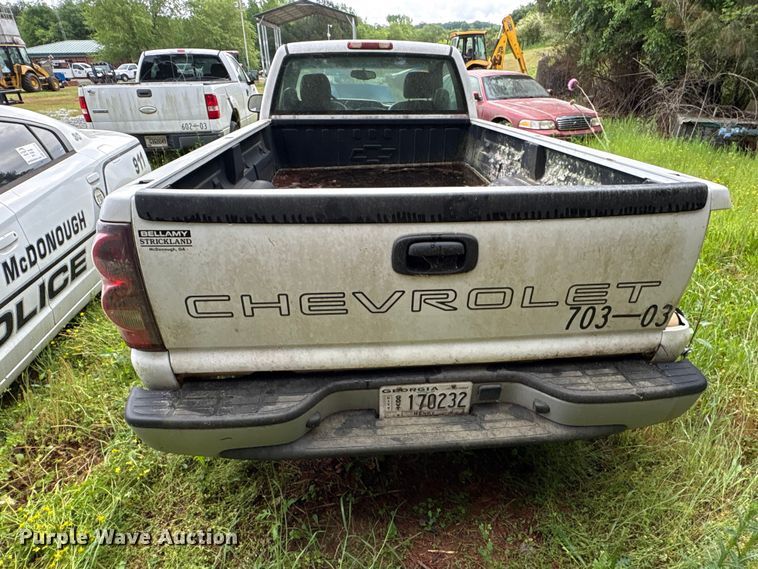 image for item EF1123 2003 Chevrolet Silverado 1500 pickup truck