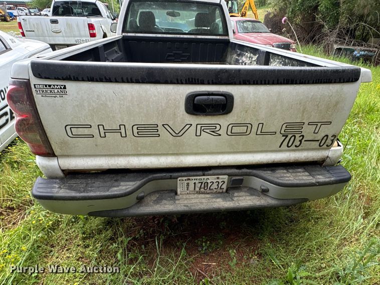 image for item EF1123 2003 Chevrolet Silverado 1500 pickup truck
