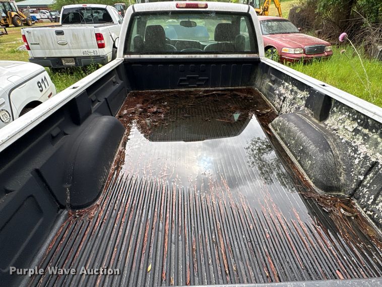 image for item EF1123 2003 Chevrolet Silverado 1500 pickup truck