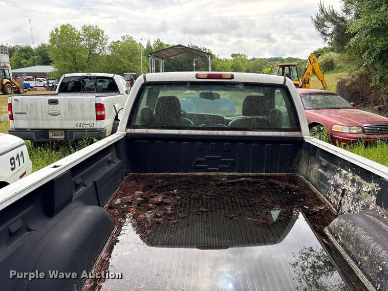 image for item EF1123 2003 Chevrolet Silverado 1500 pickup truck