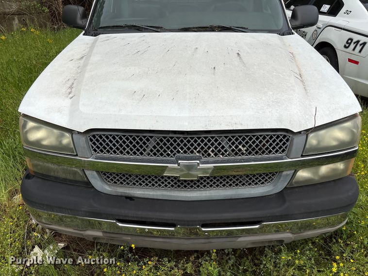 image for item EF1123 2003 Chevrolet Silverado 1500 pickup truck