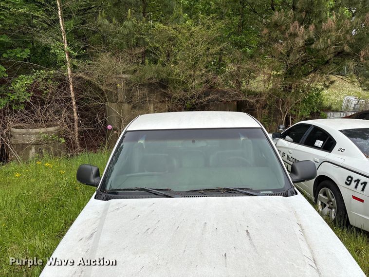 image for item EF1123 2003 Chevrolet Silverado 1500 pickup truck