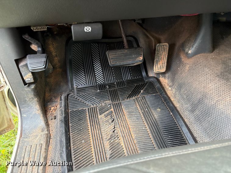 image for item EF1123 2003 Chevrolet Silverado 1500 pickup truck