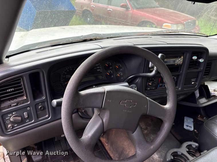image for item EF1123 2003 Chevrolet Silverado 1500 pickup truck