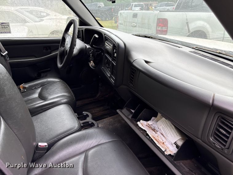 image for item EF1123 2003 Chevrolet Silverado 1500 pickup truck
