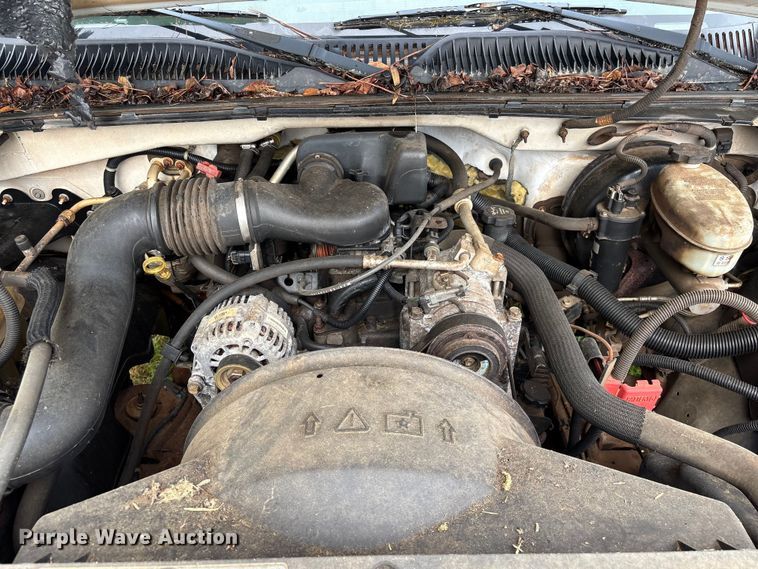 image for item EF1123 2003 Chevrolet Silverado 1500 pickup truck