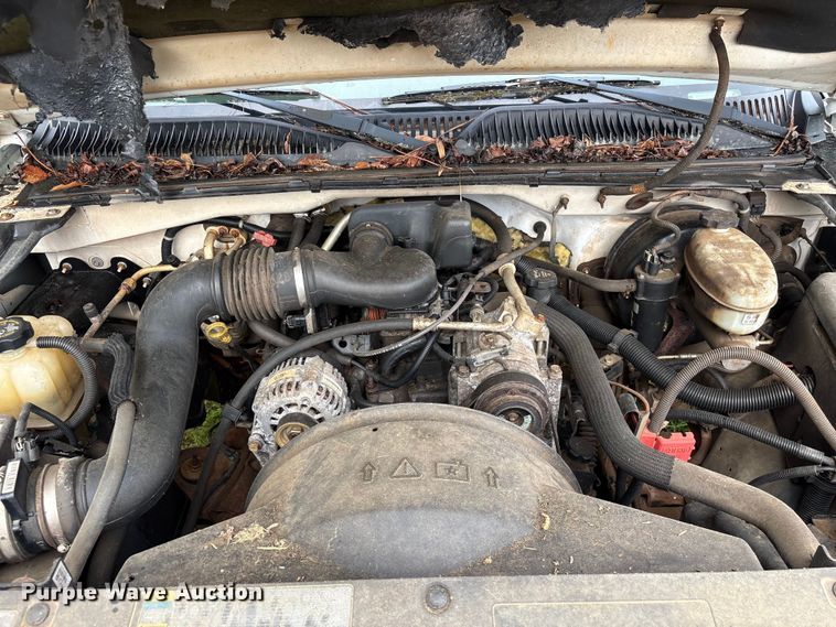 image for item EF1123 2003 Chevrolet Silverado 1500 pickup truck