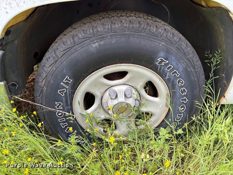 image for item EF1123 2003 Chevrolet Silverado 1500 pickup truck