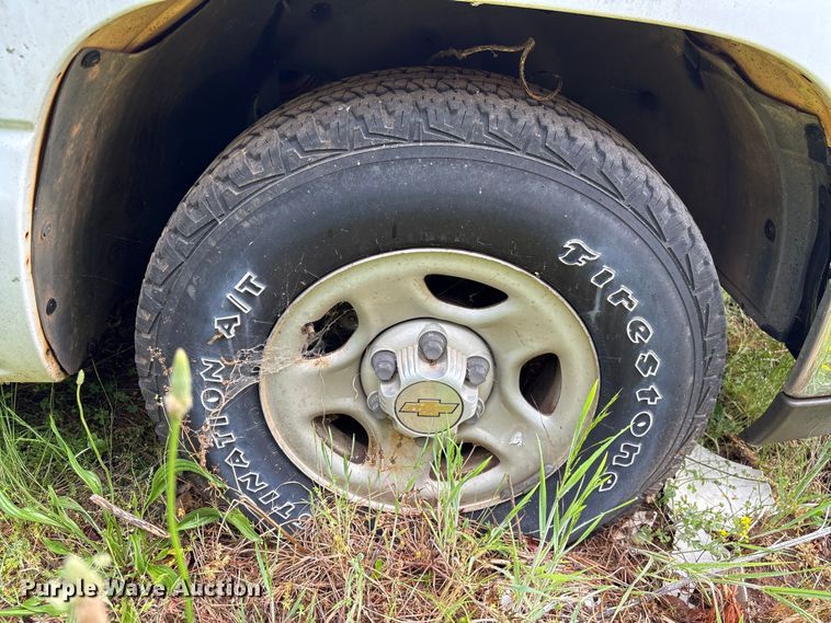 image for item EF1123 2003 Chevrolet Silverado 1500 pickup truck