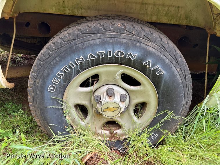 image for item EF1123 2003 Chevrolet Silverado 1500 pickup truck