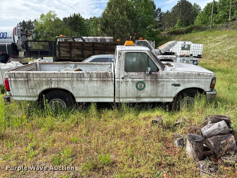 image for item EF1129 1996 Ford F250 pickup truck