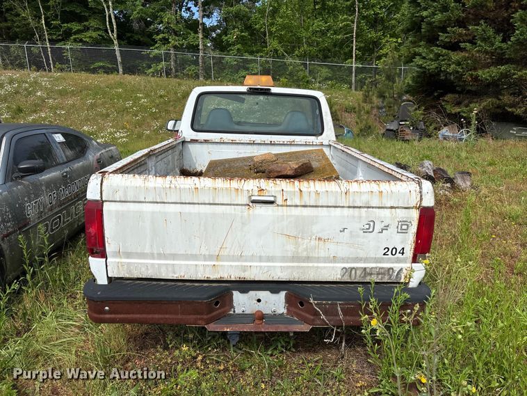 image for item EF1129 1996 Ford F250 pickup truck