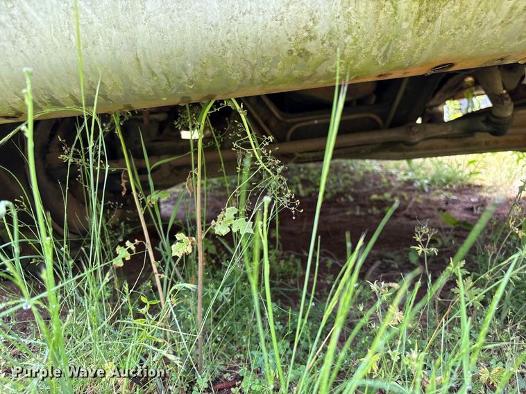 image for item EF1129 1996 Ford F250 pickup truck