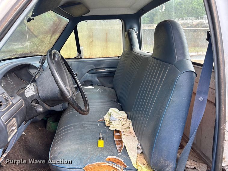 image for item EF1129 1996 Ford F250 pickup truck