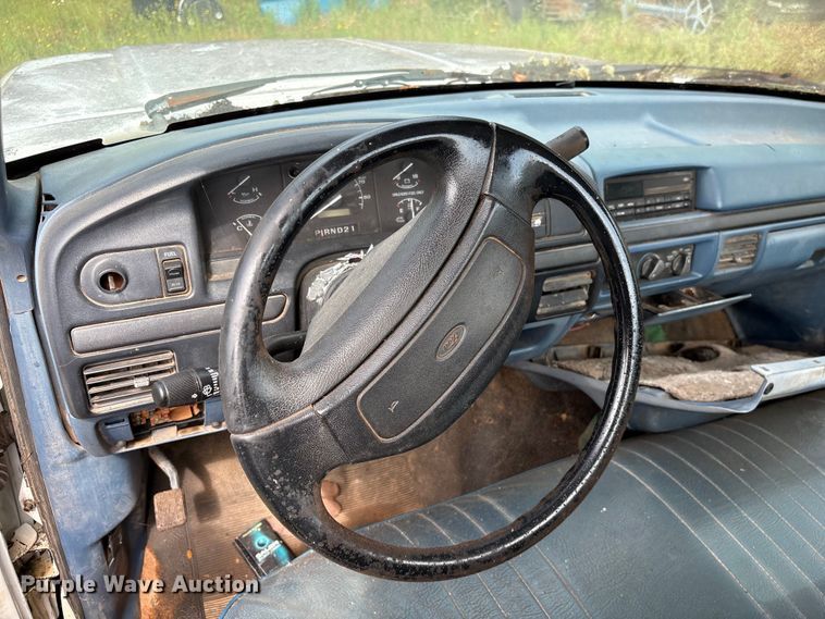 image for item EF1129 1996 Ford F250 pickup truck