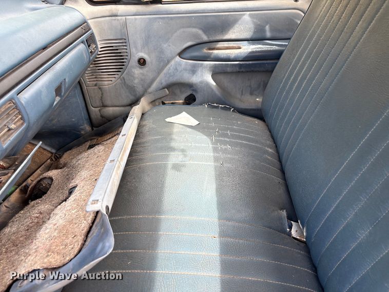 image for item EF1129 1996 Ford F250 pickup truck