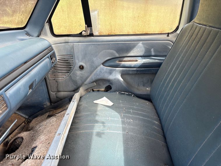 image for item EF1129 1996 Ford F250 pickup truck