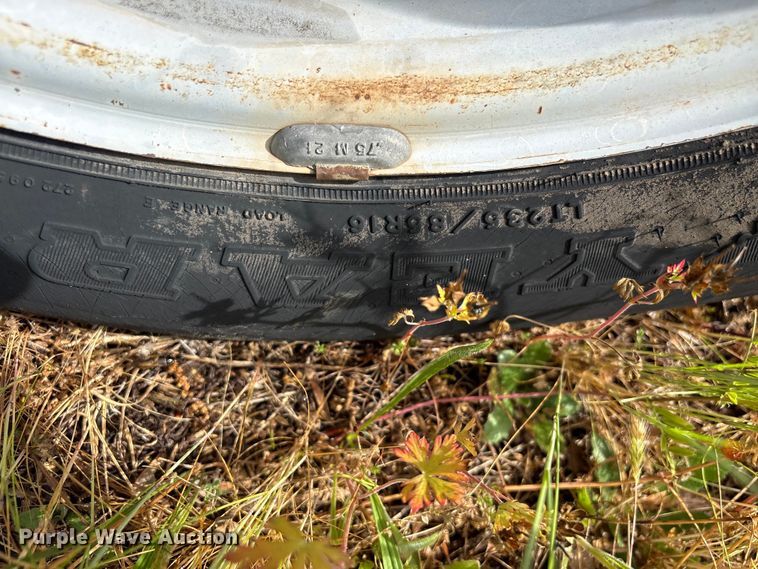 image for item EF1129 1996 Ford F250 pickup truck