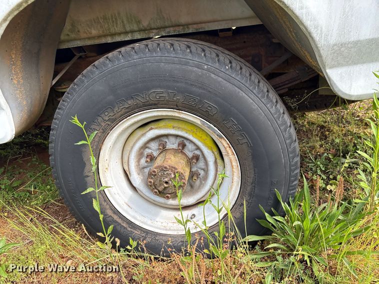 image for item EF1129 1996 Ford F250 pickup truck