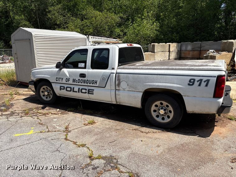 image for item EF1131 2005 Chevrolet Silverado 1500 Ext. Cab pickup truck