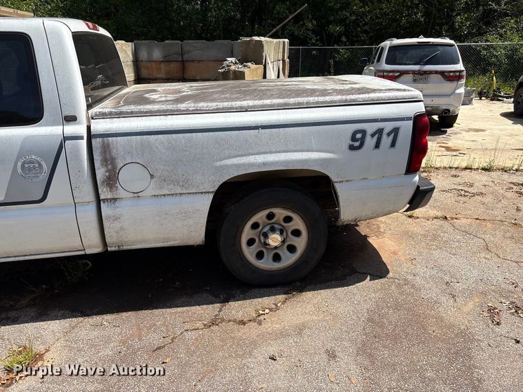 image for item EF1131 2005 Chevrolet Silverado 1500 Ext. Cab pickup truck