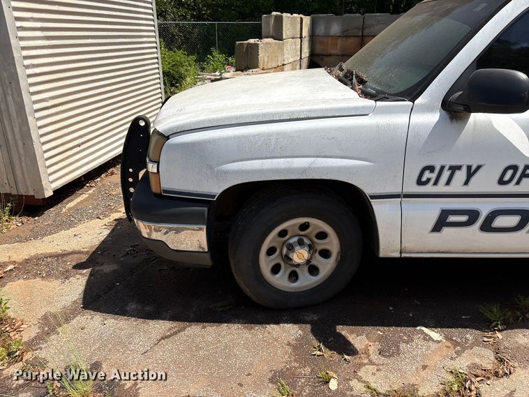 image for item EF1131 2005 Chevrolet Silverado 1500 Ext. Cab pickup truck