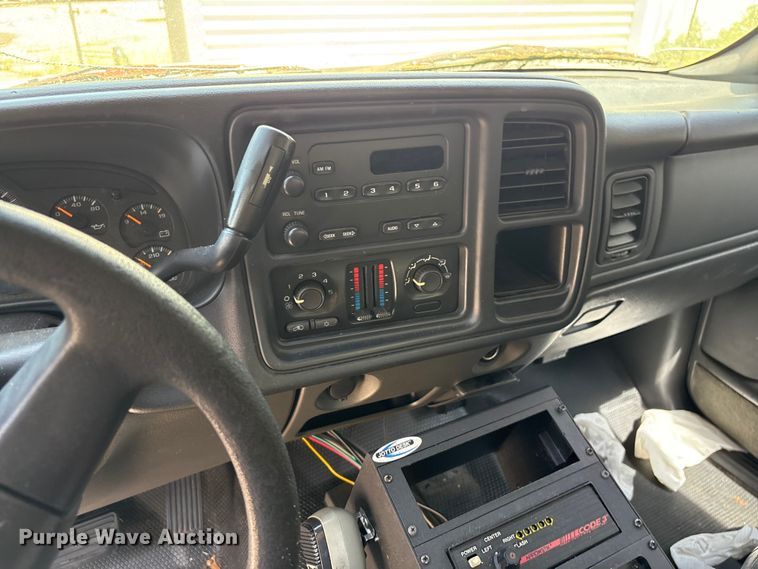 image for item EF1131 2005 Chevrolet Silverado 1500 Ext. Cab pickup truck