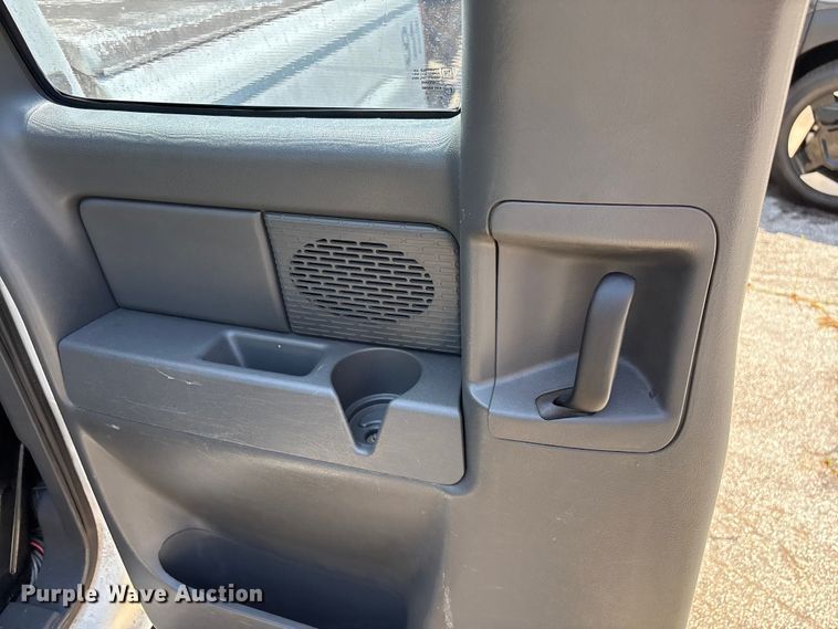 image for item EF1131 2005 Chevrolet Silverado 1500 Ext. Cab pickup truck
