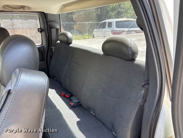 image for item EF1131 2005 Chevrolet Silverado 1500 Ext. Cab pickup truck