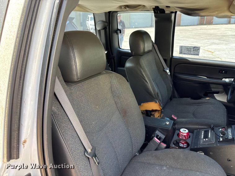 image for item EF1131 2005 Chevrolet Silverado 1500 Ext. Cab pickup truck