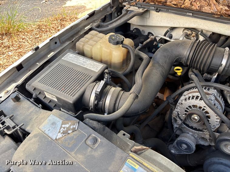 image for item EF1131 2005 Chevrolet Silverado 1500 Ext. Cab pickup truck