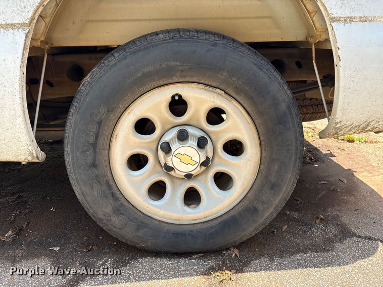 image for item EF1131 2005 Chevrolet Silverado 1500 Ext. Cab pickup truck