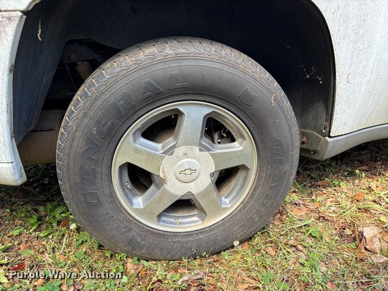 image for item EF1137 2004 Chevrolet Trailblazer SUV