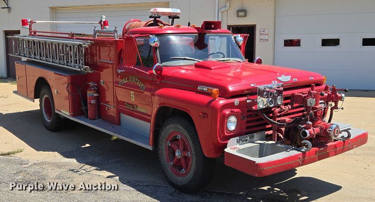 image for item EF1854 1972 Ford 750 pumper fire truck