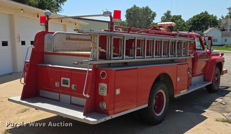 image for item EF1854 1972 Ford 750 pumper fire truck