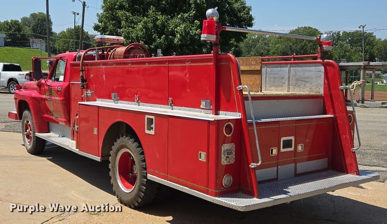 image for item EF1854 1972 Ford 750 pumper fire truck