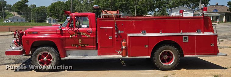 image for item EF1854 1972 Ford 750 pumper fire truck