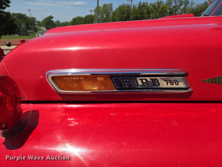 image for item EF1854 1972 Ford 750 pumper fire truck