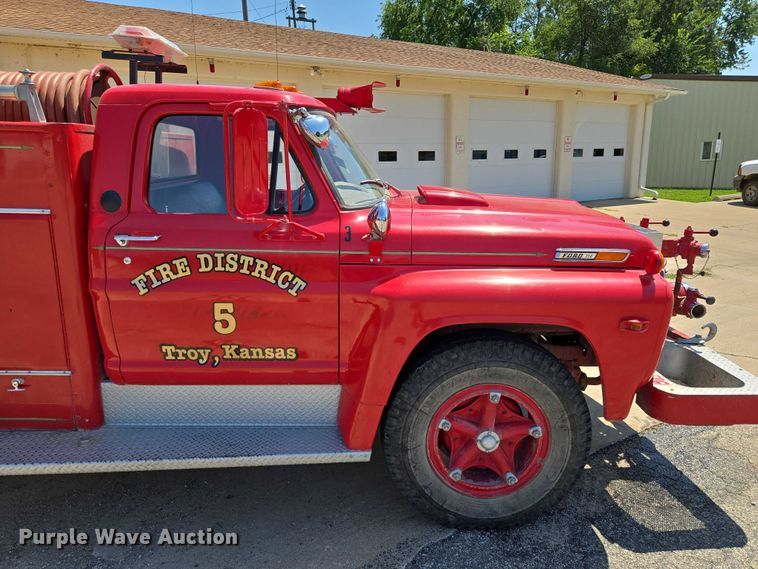 image for item EF1854 1972 Ford 750 pumper fire truck