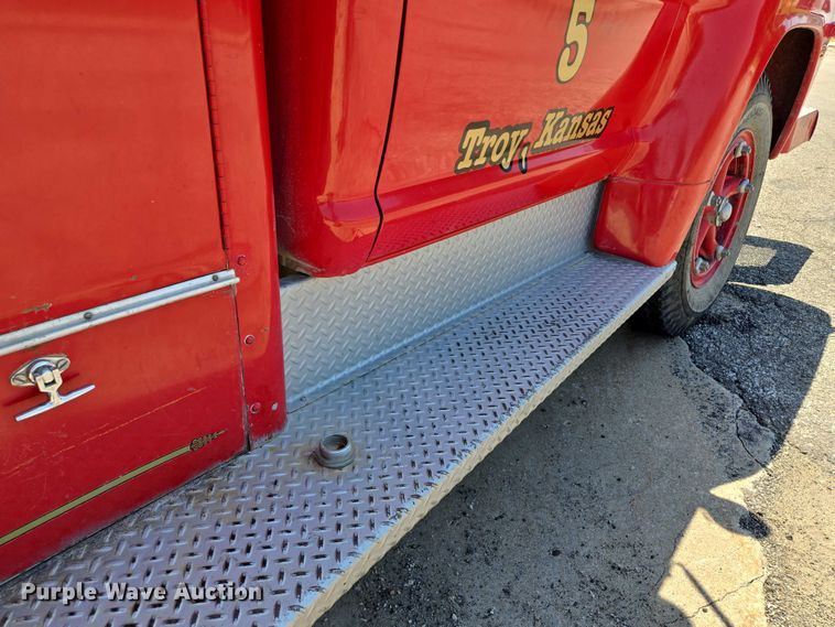 image for item EF1854 1972 Ford 750 pumper fire truck