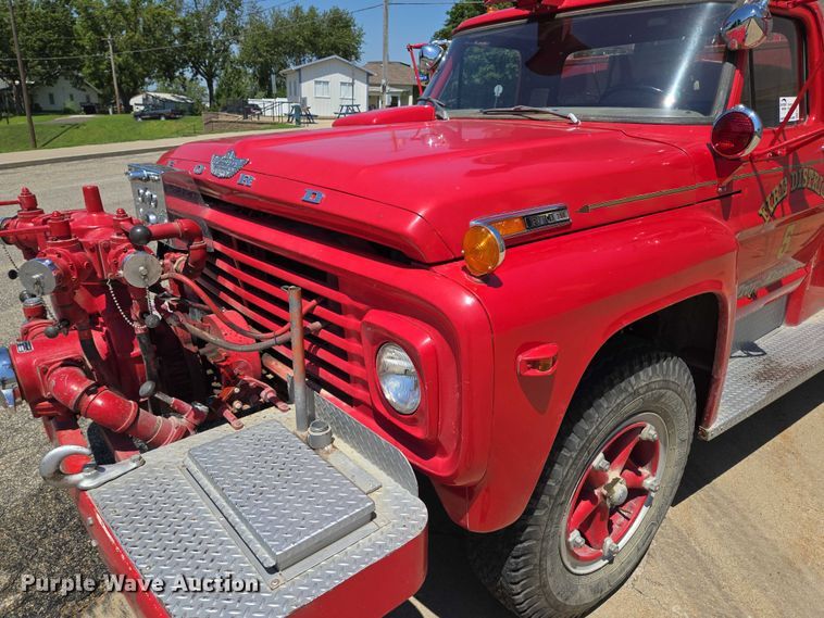 image for item EF1854 1972 Ford 750 pumper fire truck