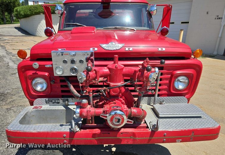 image for item EF1854 1972 Ford 750 pumper fire truck