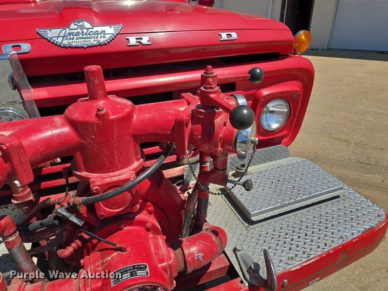 image for item EF1854 1972 Ford 750 pumper fire truck