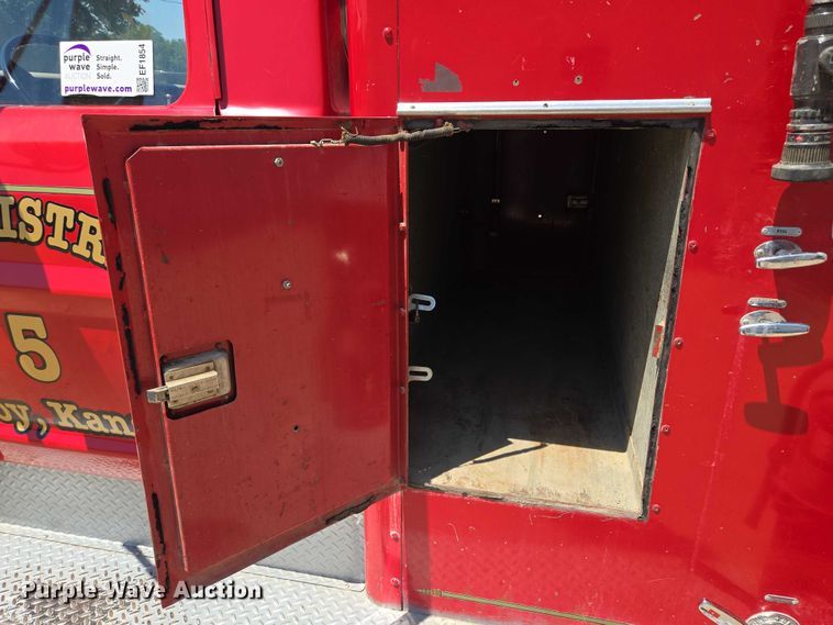 image for item EF1854 1972 Ford 750 pumper fire truck