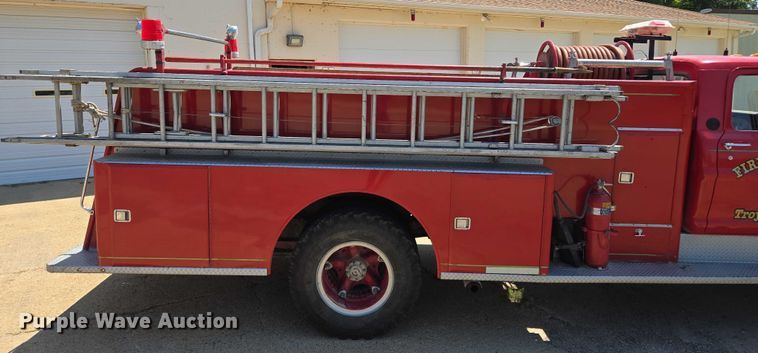 image for item EF1854 1972 Ford 750 pumper fire truck