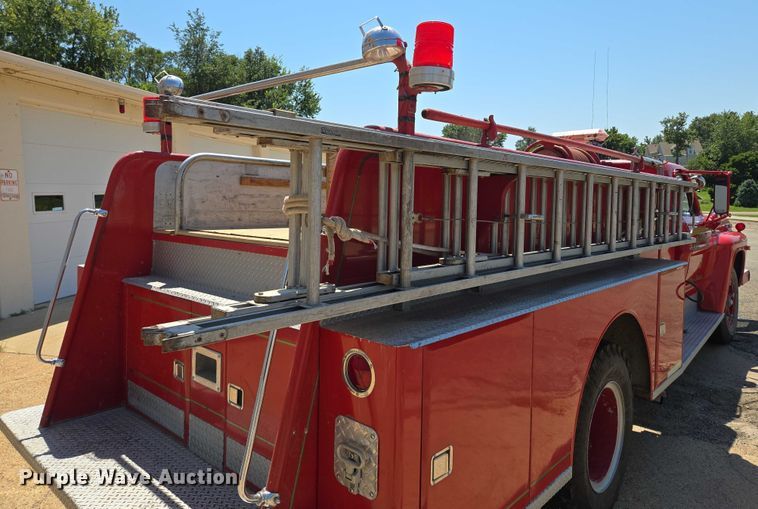 image for item EF1854 1972 Ford 750 pumper fire truck