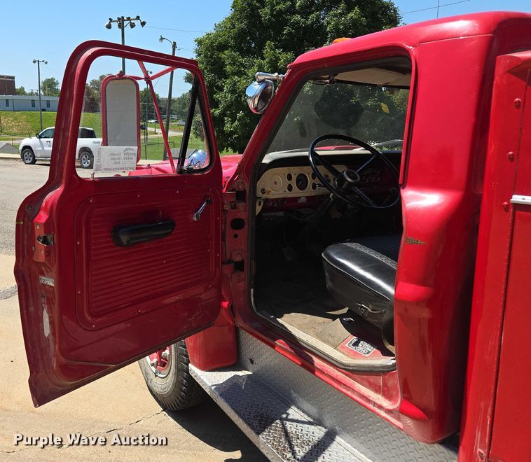 image for item EF1854 1972 Ford 750 pumper fire truck