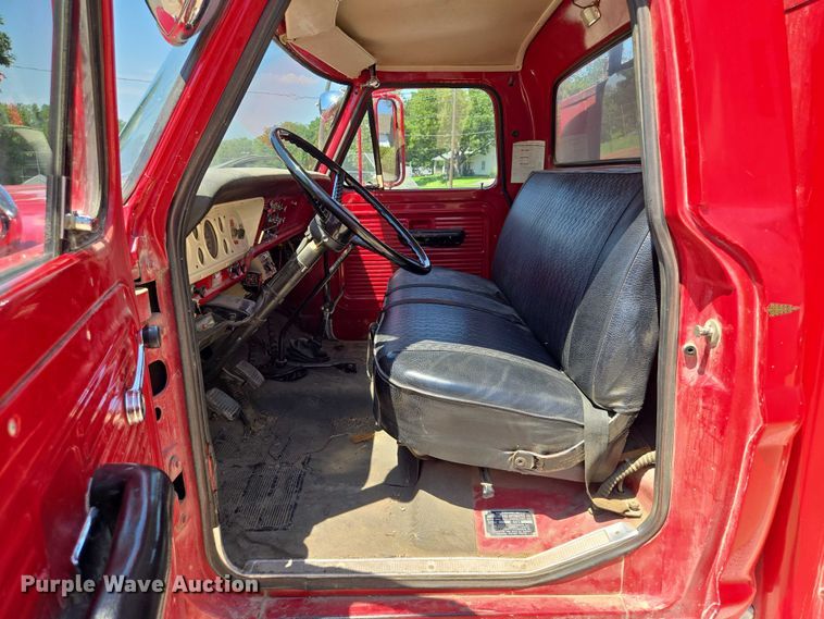 image for item EF1854 1972 Ford 750 pumper fire truck